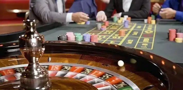 Người dùng Việt Nam trải nghiệm nền tảng 123b trên điện thoại di động